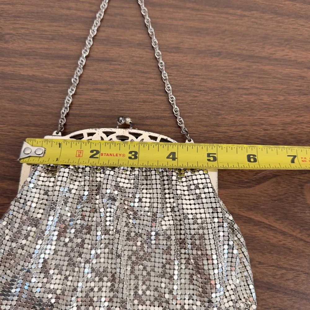 Whiting & Davis Silver Frame Metal Mesh Bag Purse Art Deco Chain Strap Kiss Lock